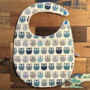 bavoir hiboux bleus